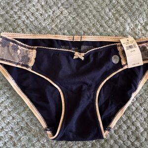 5/$15 Aerie Navy and Beige Lace Trim Panties